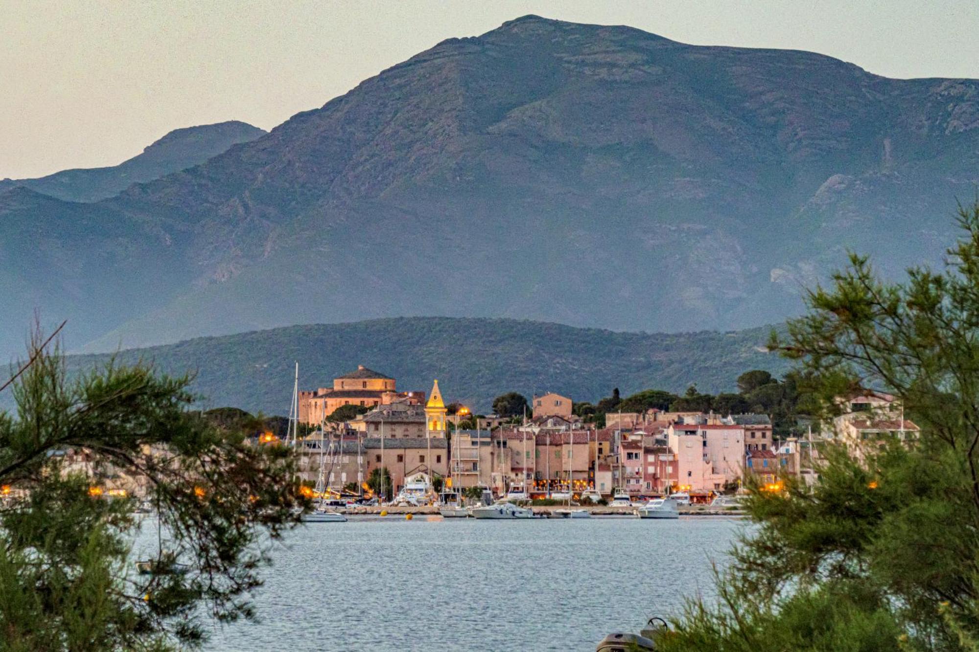 U Pezzo Otel Saint-Florent  Dış mekan fotoğraf
